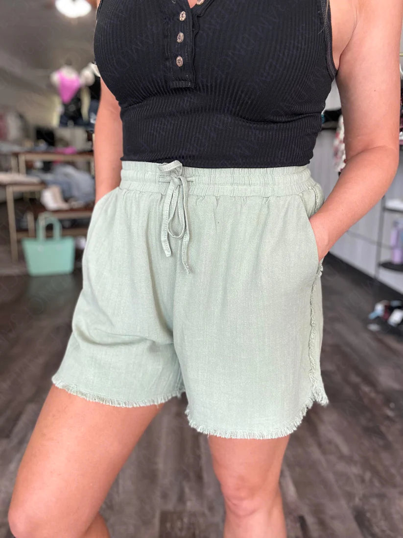 Aspen Raw Hem Shorts (2 Colors)