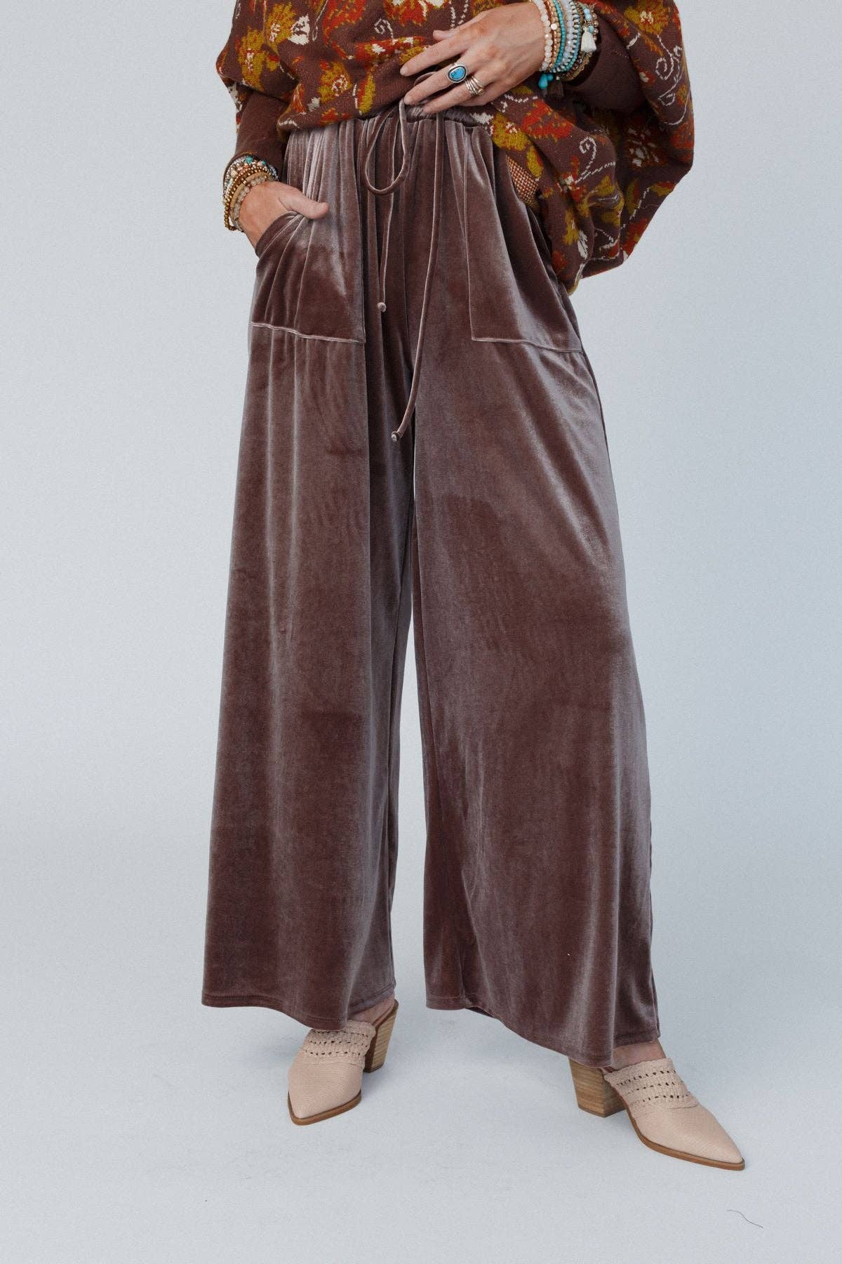 Relaxing Robin Velvet Wide Leg Pant