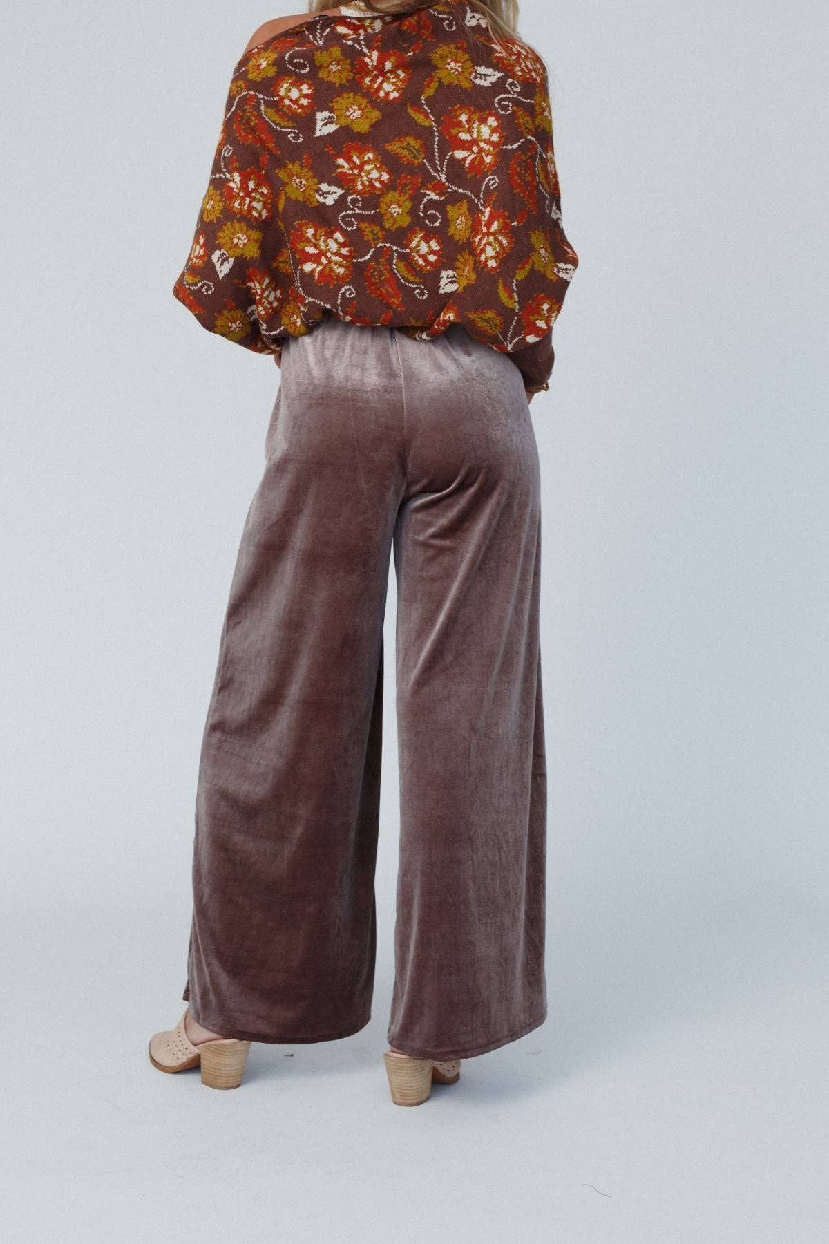 Relaxing Robin Velvet Wide Leg Pant
