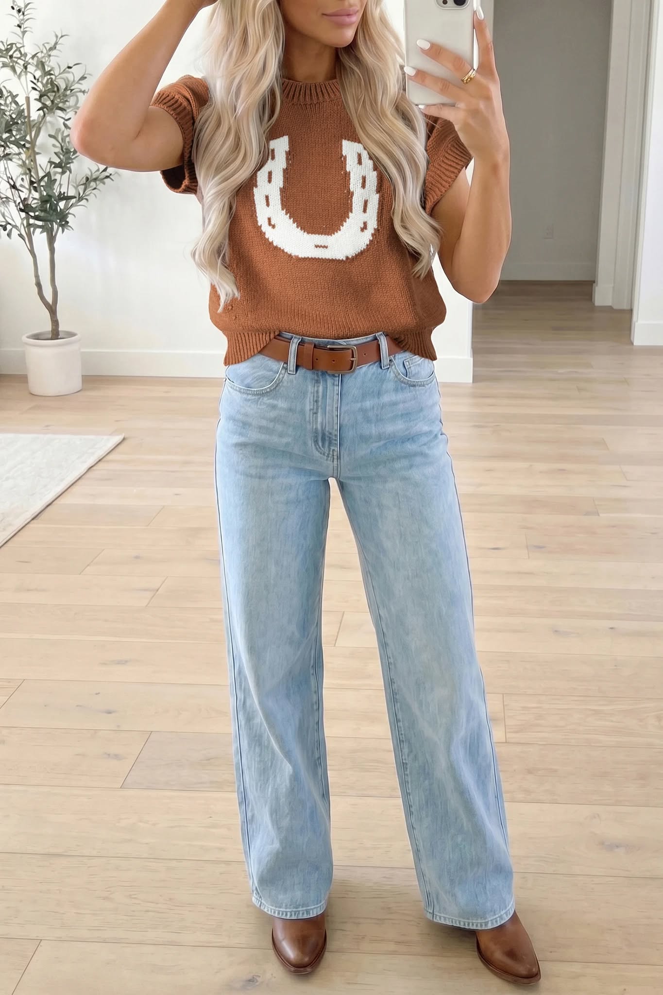 Lucky Horseshoe Sweater *PRE-ORDER*
