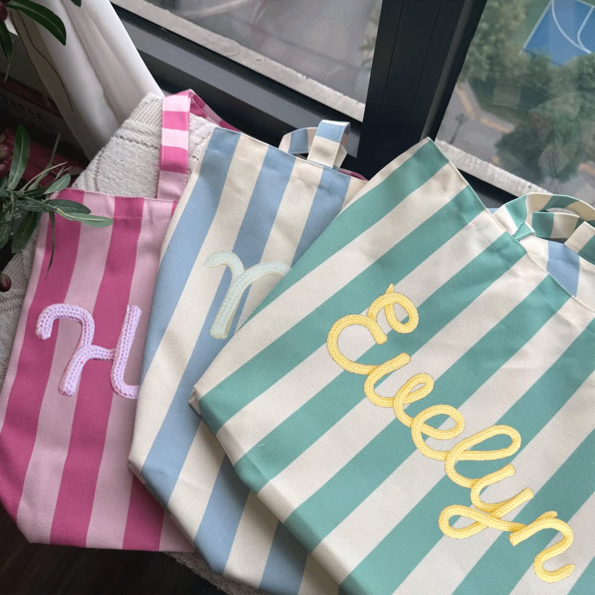 The August Glow Tote *PRE-ORDER*
