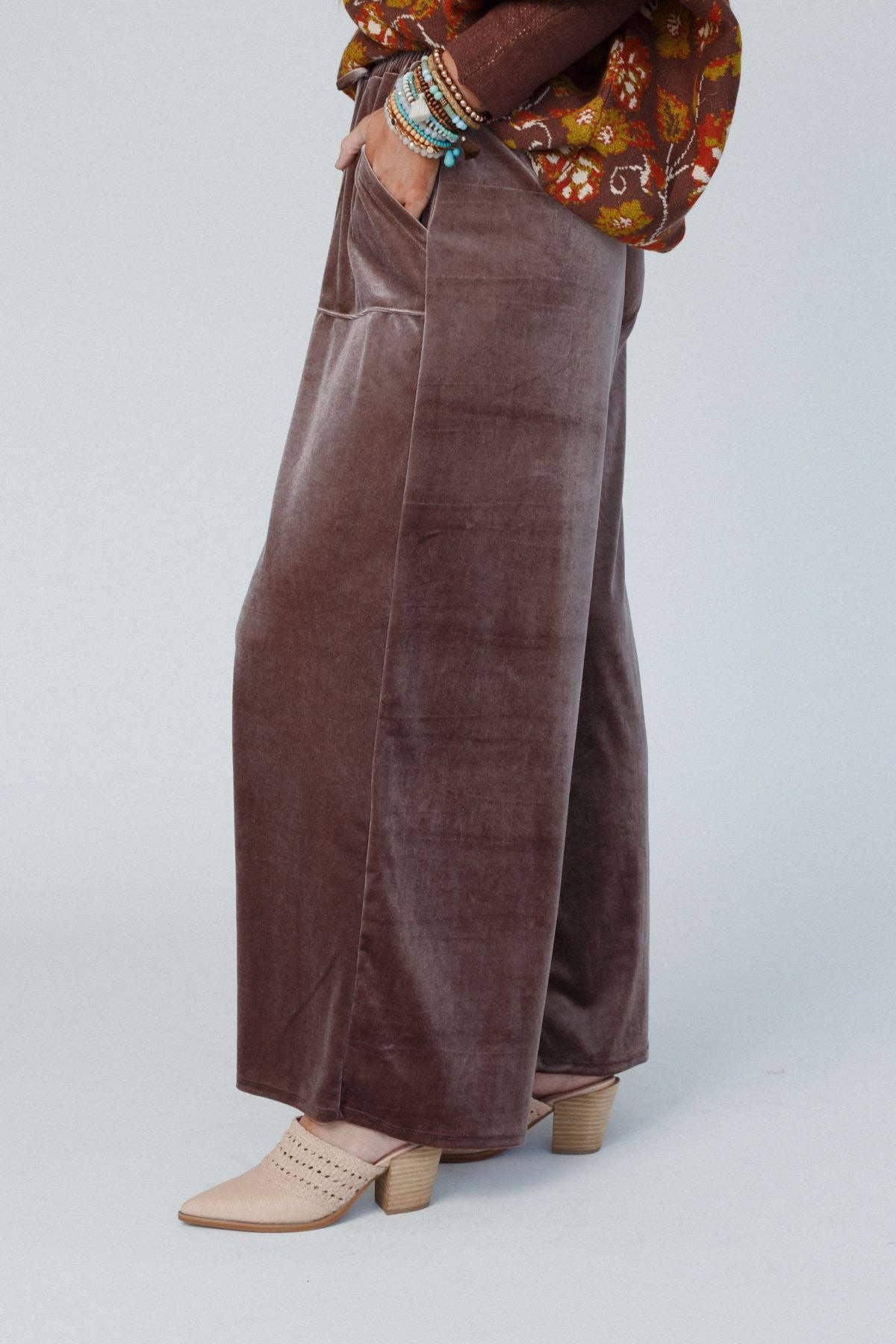Relaxing Robin Velvet Wide Leg Pant