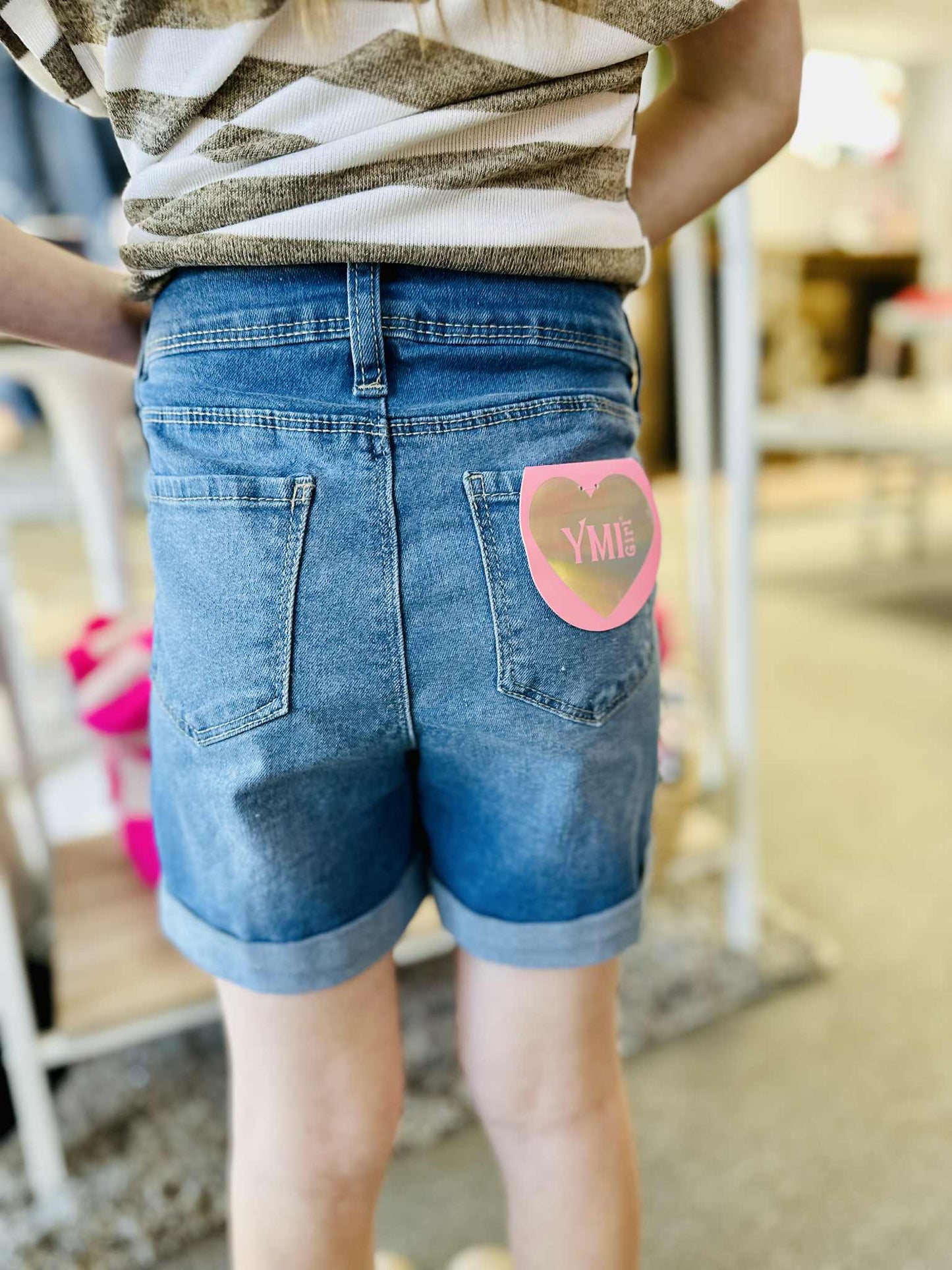 Girls Basic Exposed Button Cuffed Shorts