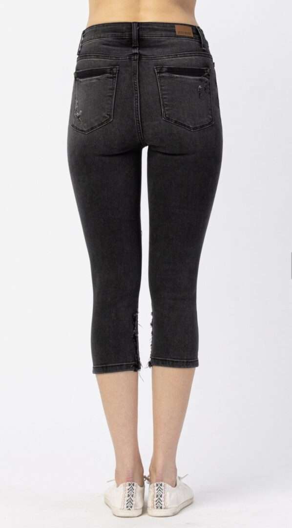 Judy Blue Black Destroyed Skinny Capris