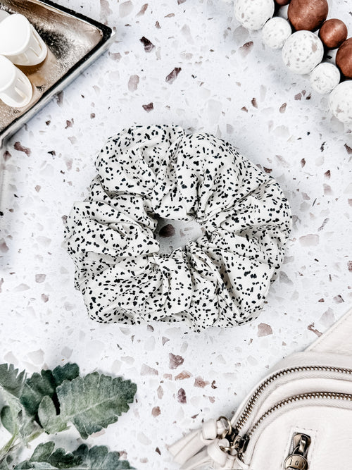 Dashed Duo Scrunchie- Black/Ivory