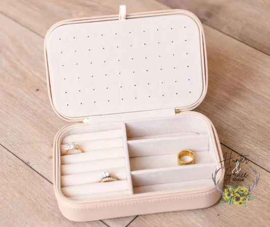 The Julia Beige Jewelry Case