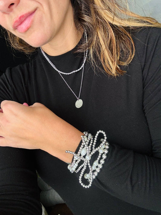 You’re like really pretty bow bracelet set: Silver