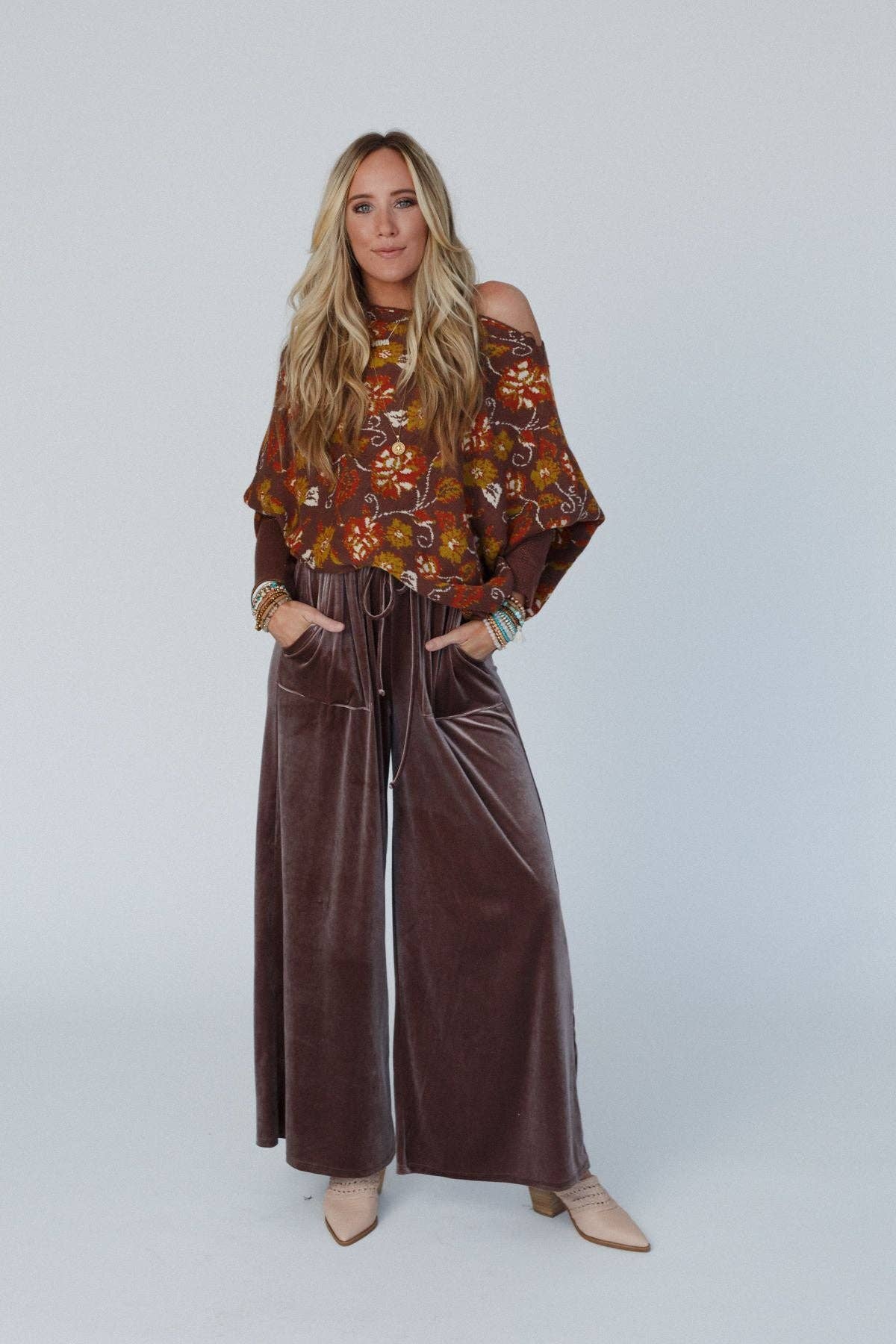 Relaxing Robin Velvet Wide Leg Pant