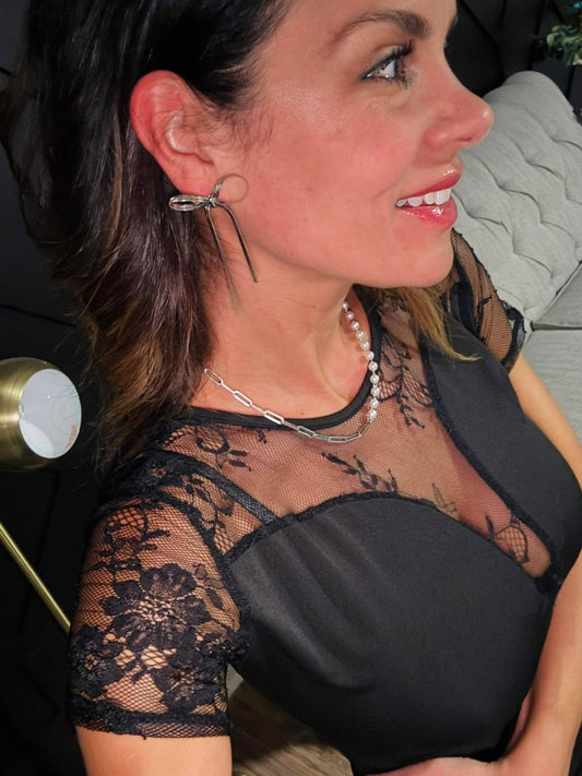 You’re like really pretty bow earrings: Silver